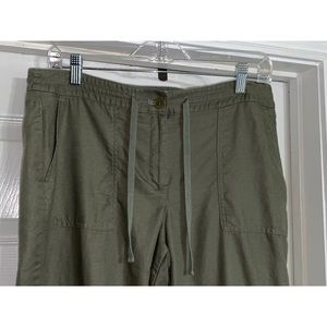 Talbots~Nice Olive Green / Khaki cropped pants~sz 8